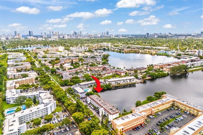 Building Photo - 1350 NE 191st St