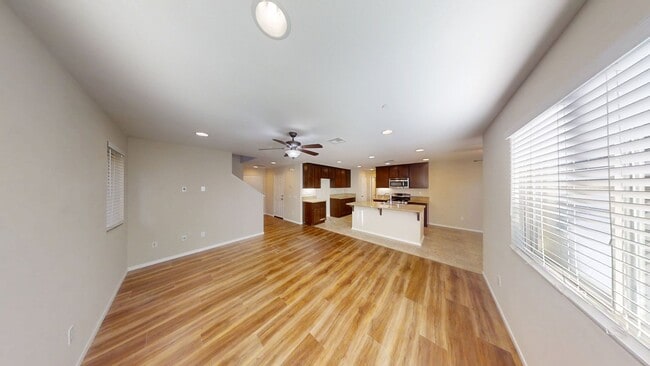 Building Photo - Beautiful 4 bedroom 3 bath Home