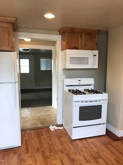Building Photo - 195 W 400 S