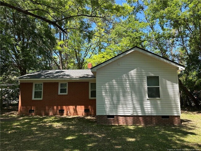 Building Photo - 4909 Walnut Dr