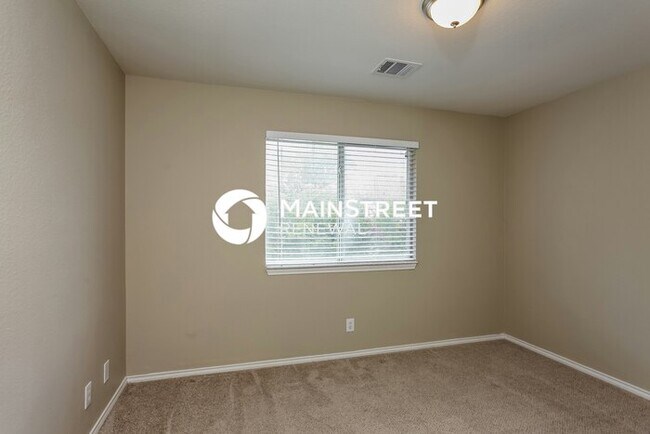 Building Photo - 3 Bedroom Pet-Friendly Home in Converse, TX with Main Street Renewal