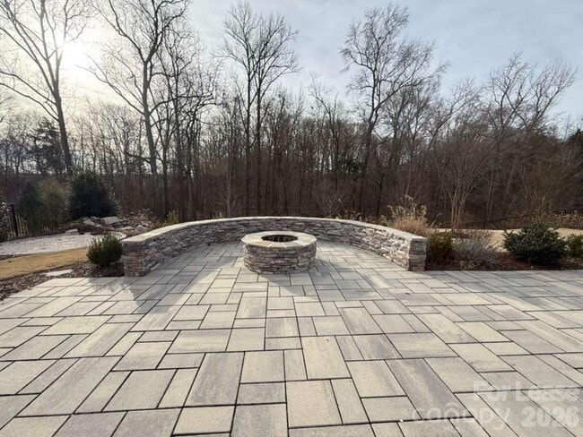 Building Photo - 2035 Beacon Ave