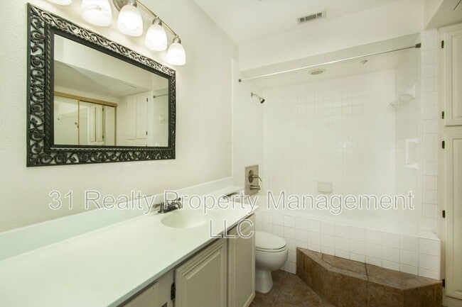 Building Photo - 4242 N Capistrano Dr