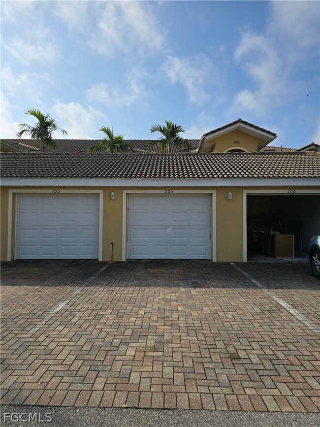 Building Photo - 1096 Winding Pines Circle