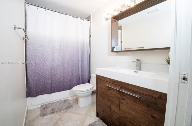 Building Photo - 19801 E Country Club Dr