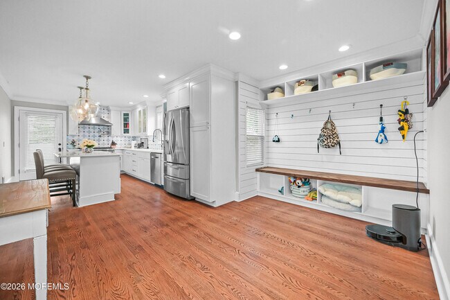 Building Photo - 57 Villa Pl