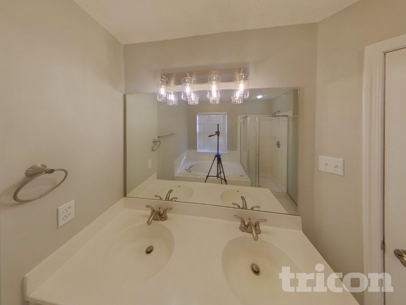 Building Photo - 9845 Bayline Cir