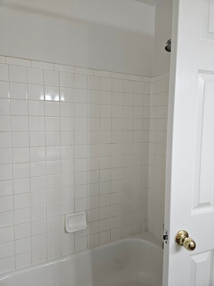 Building Photo - 2040 Alice Ave