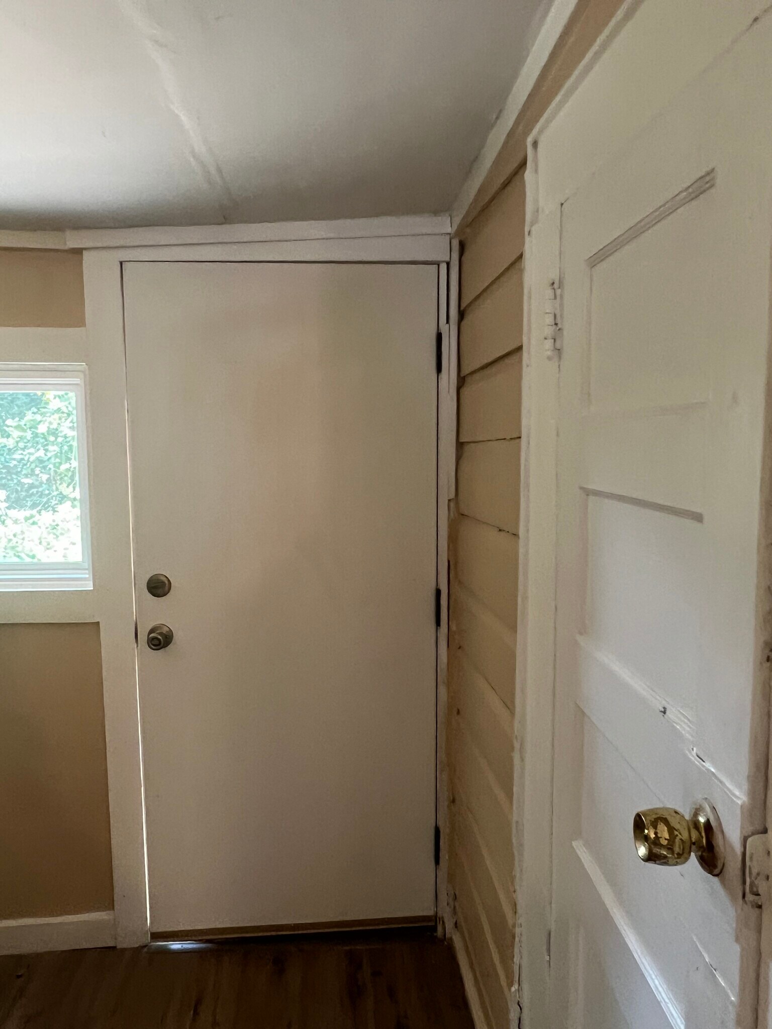 Building Photo - 18 Walnut St