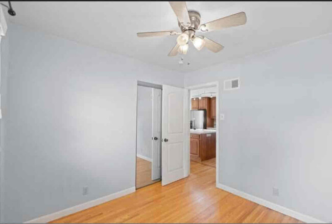 Building Photo - 10110 Dandridge Dr