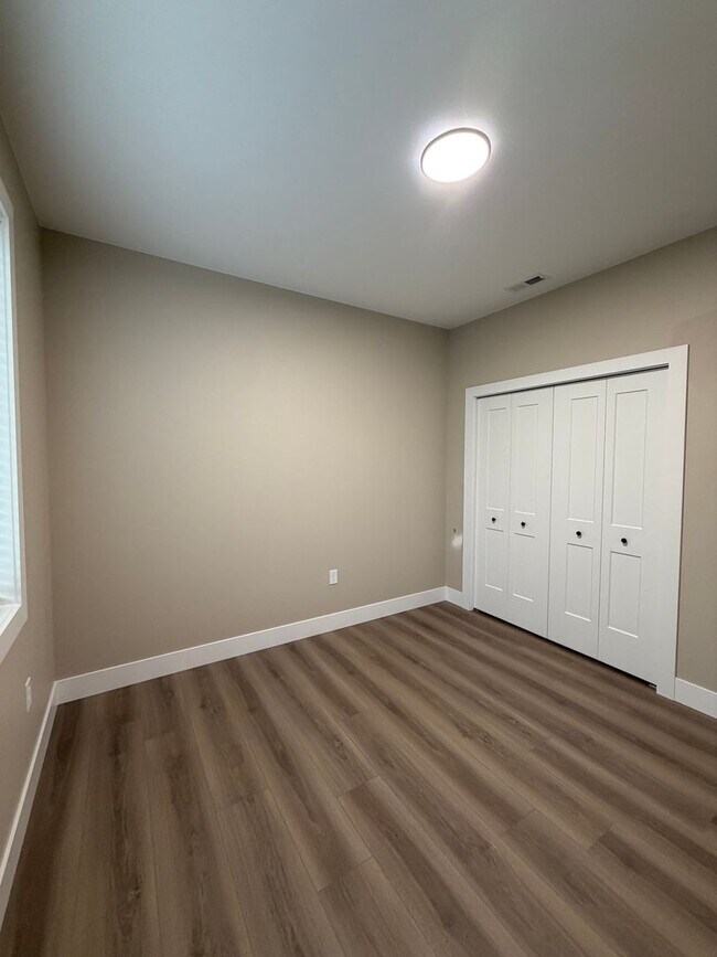 Building Photo - 2117 Carr Rd