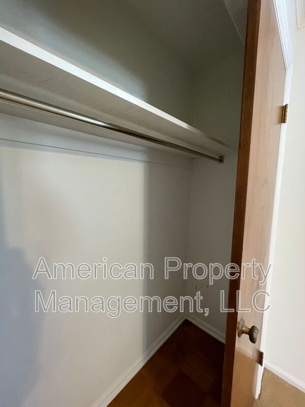 Building Photo - 5102 E 33rd St