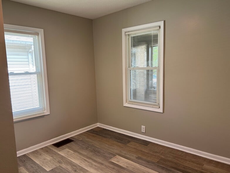 Building Photo - 1506 N Grant Ave