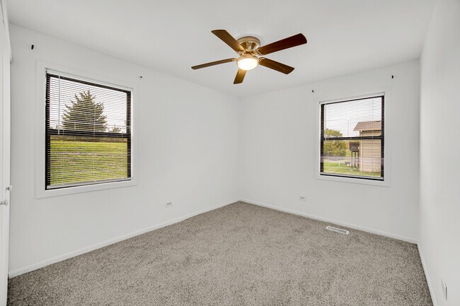 Building Photo - 1395 Alpine Ct