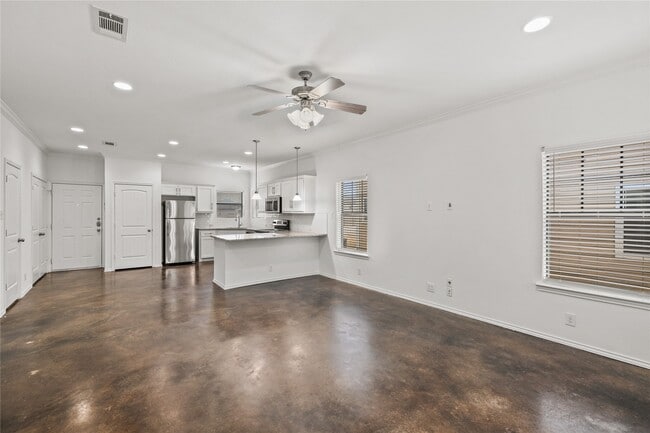 Building Photo - 13002 Idledale Dr