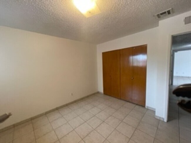 Building Photo - 2101 Chilton Dr
