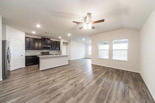 Building Photo - 7035 Toluca Dr