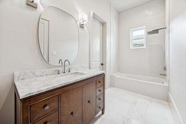 Building Photo - 7203 Tickner St