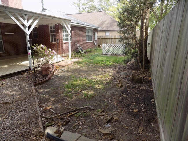 Building Photo - 22623 River Birch Dr