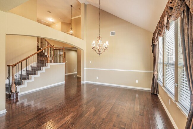 Building Photo - 3504 Oliver Dr