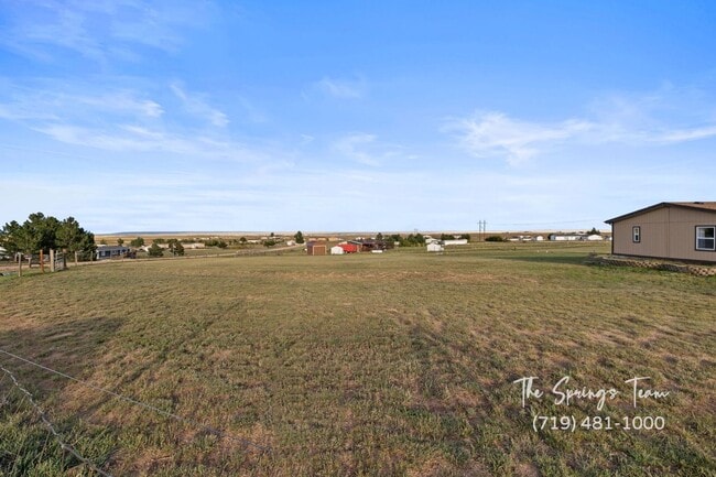 Building Photo - MODERN UPGRADES AND RURAL LIVING IN PEYTON - Security Deposit Waiver Available