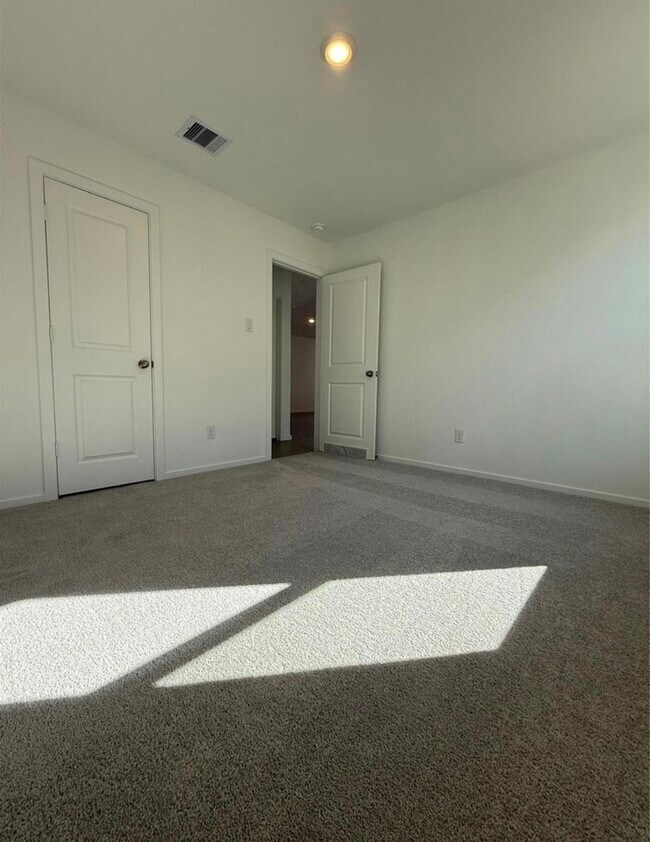 Building Photo - 14896 N Ascot Bend Cir