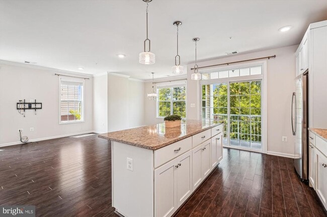 Building Photo - 23265 Milltown Knoll Square