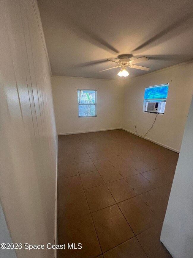 Building Photo - 358 Palm Ave