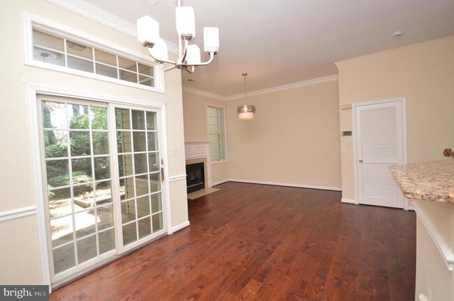 Building Photo - 112 W Park Dr