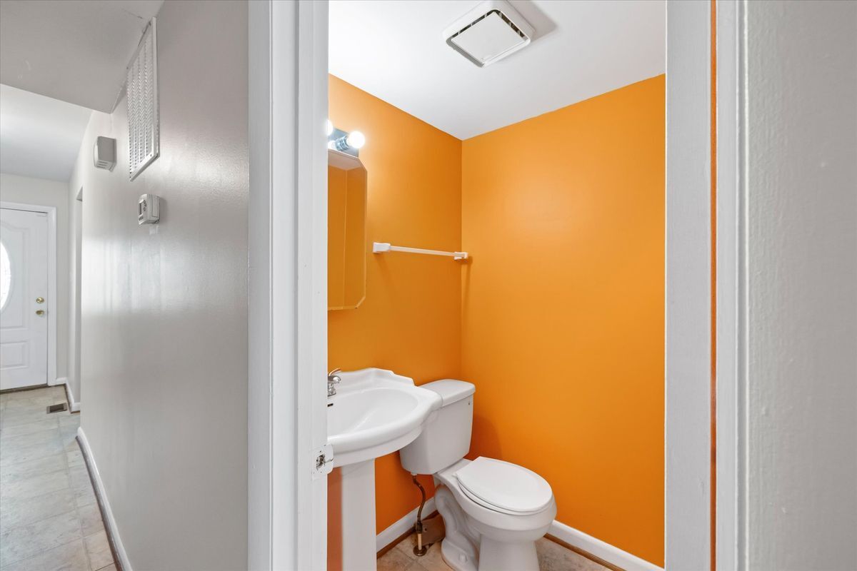 Building Photo - 3509 Coxcomb Mews