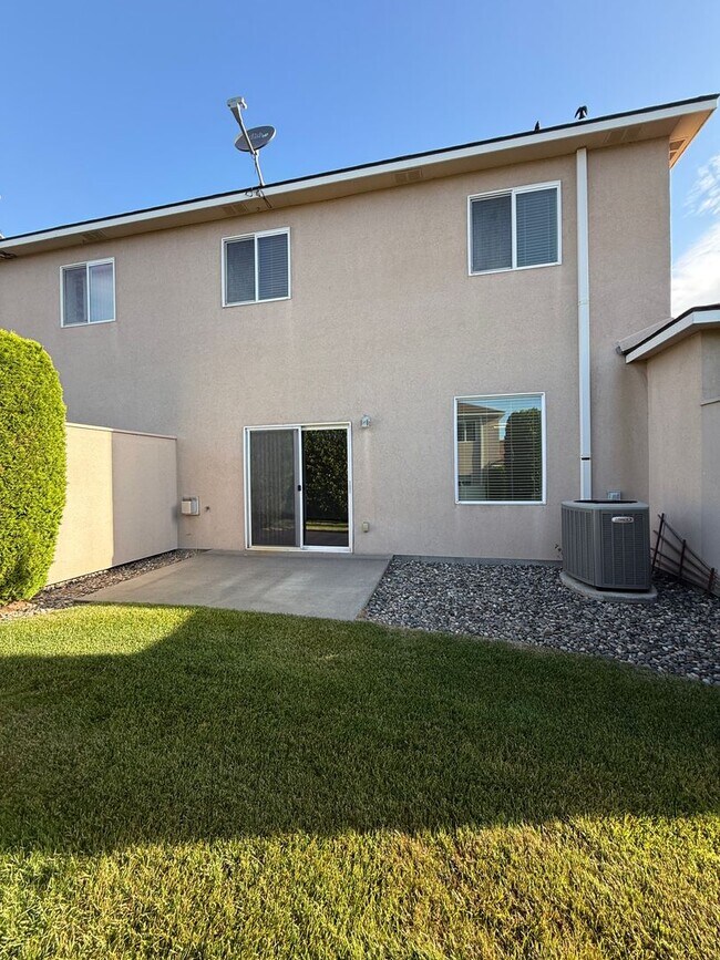 Building Photo - 9904 Mia Ln