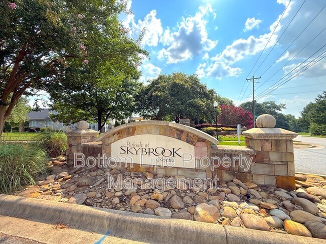 Building Photo - 15007 Skypark Dr