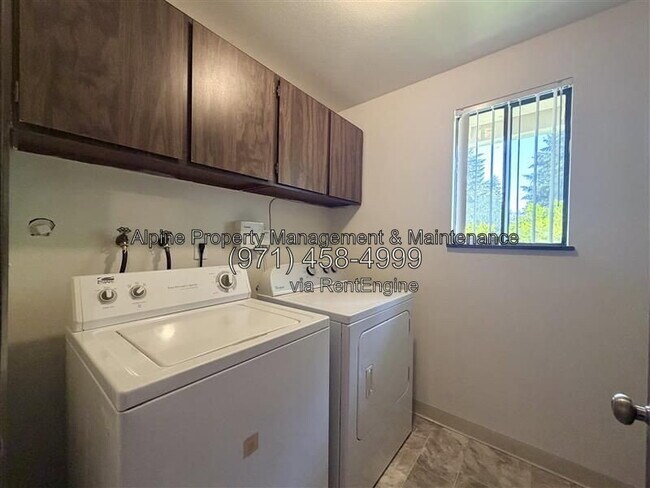 Building Photo - 19560 NW Mahama Pl
