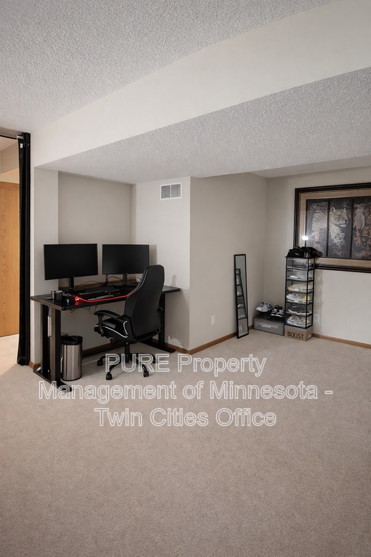 Building Photo - 15626 Float Ct