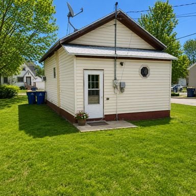 Building Photo - 204 N Court St