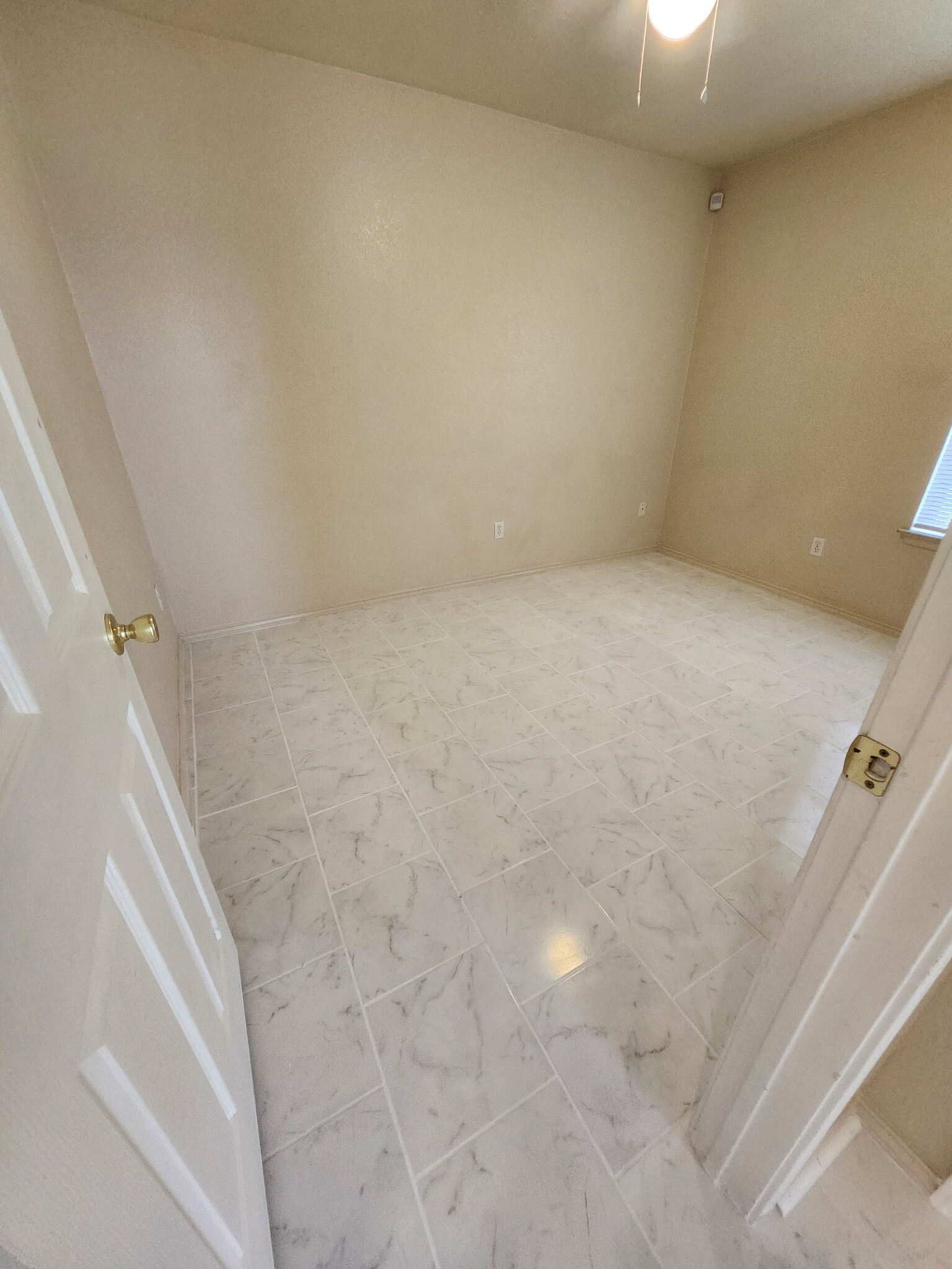 Building Photo - 2807 Diaz Dr
