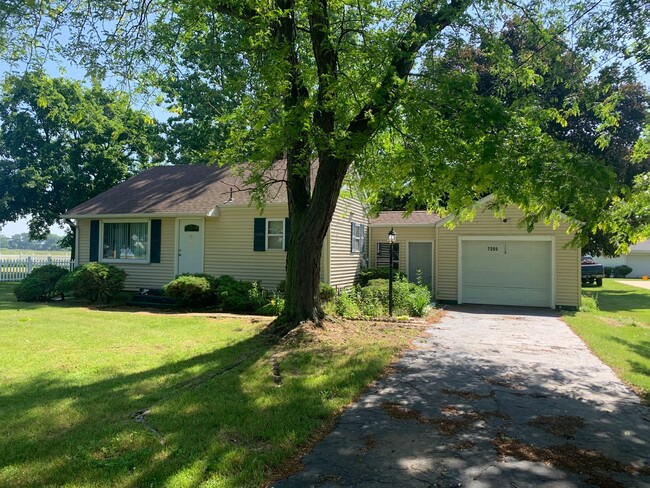 Building Photo - One Bedroom One Bath Ranch in Berrien Springs