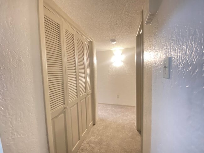 Building Photo - 4433 N Stanton St