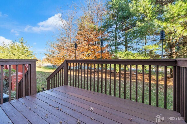 Building Photo - 356 Hawthorne Rd