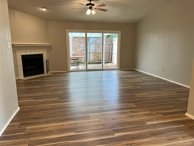 Building Photo - 759 Meadowcreek Ct