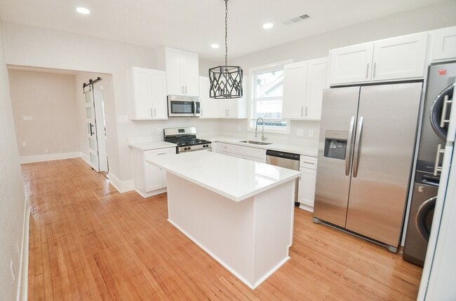 Building Photo - 4333 Harby St