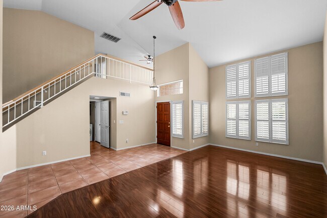 Building Photo - 1227 E Glenhaven Dr