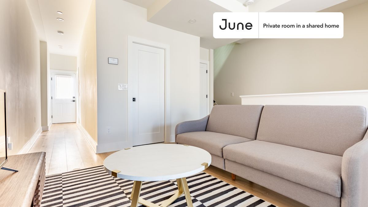 Building Photo - Room in Shared 2 bed/2.5 bath home in Columbia Heights