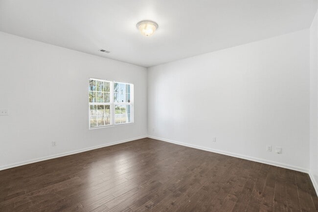 Building Photo - 4-bedroom with Water Front View