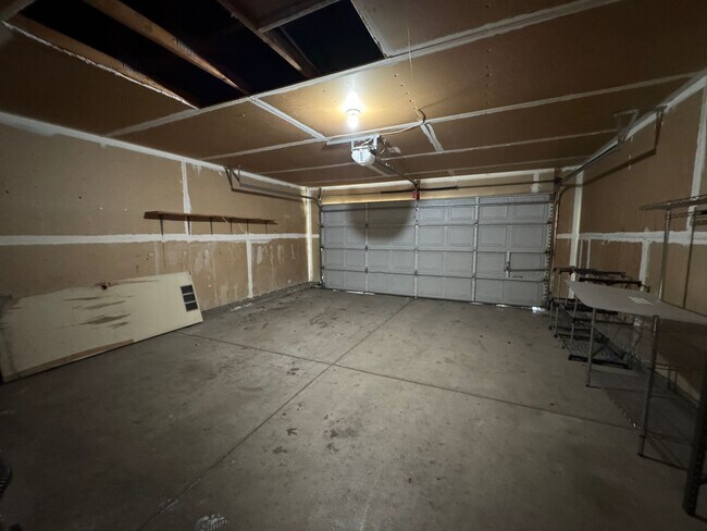 Building Photo - Three Bed, Two Bath Home with a Two Car Garage