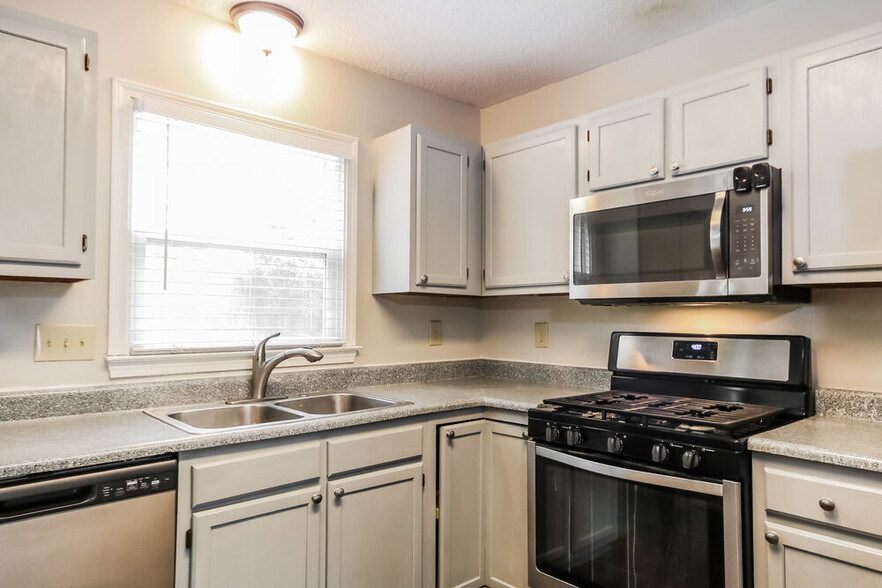 Building Photo - 9915 Manbey Ct