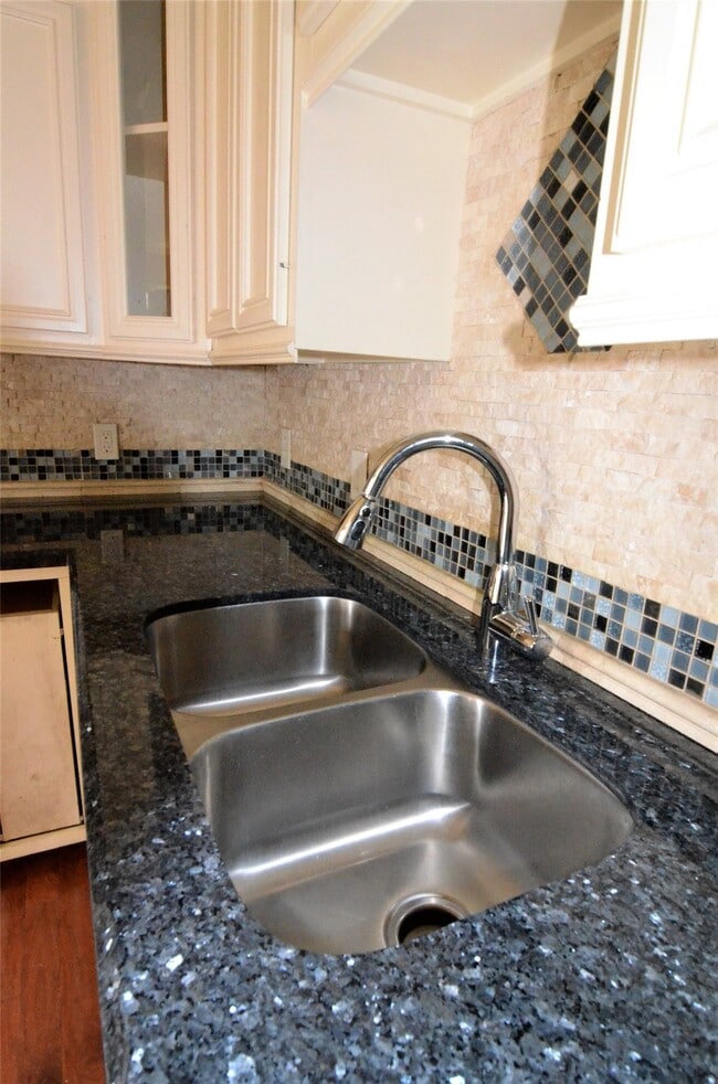 Building Photo - 7326 Eagle Pass St