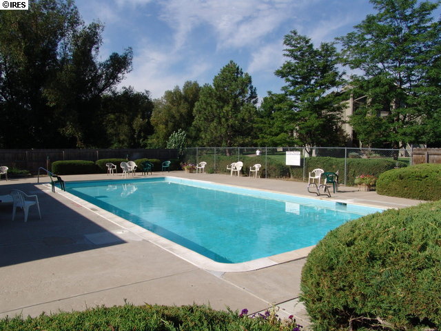 Building Photo - 1705 Heatheridge Rd