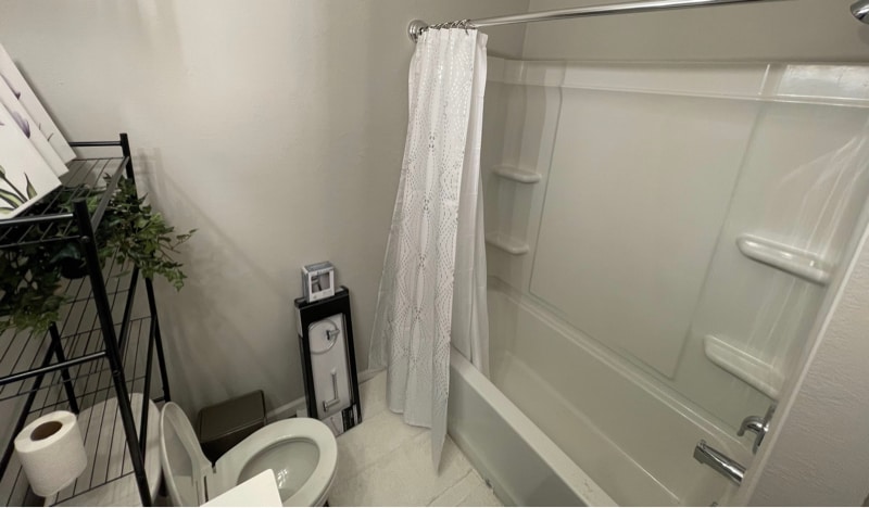 Building Photo - 607 7th Ave SE