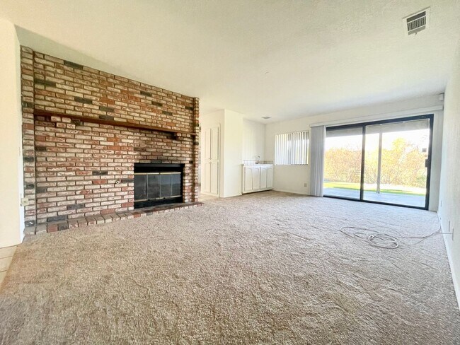 Building Photo - Single Level with Nature Reserve Views!